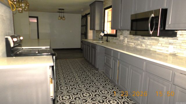 1217 Vivian, Pleasanton, TX 78064