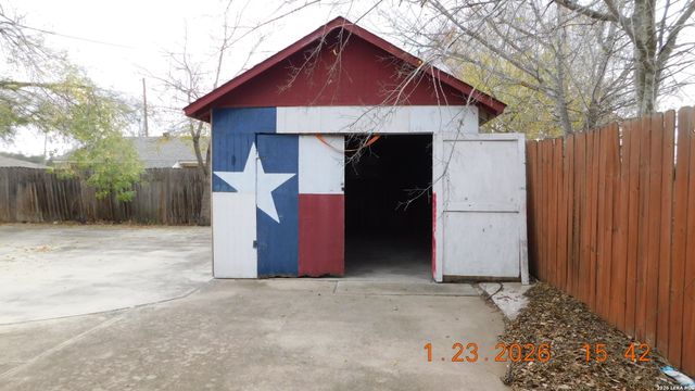 1217 Vivian, Pleasanton, TX 78064