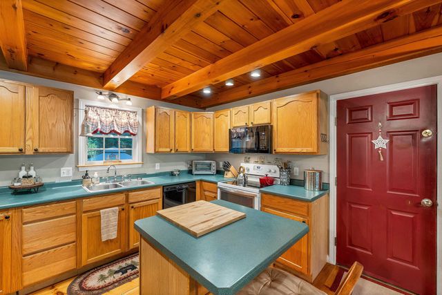 86 Avery Hill Road, Alton, NH 03810