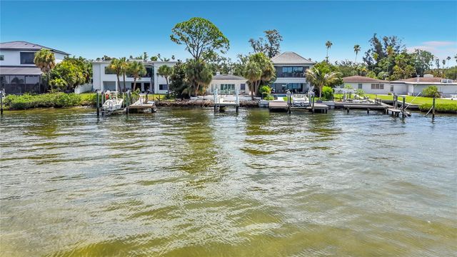 3800 SHORE ACRES BOULEVARD NE, St Petersburg, FL 33703
