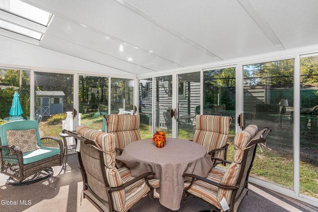 7 Gladwish Avenue, Guilderland, NY 12203