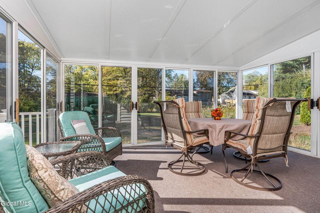 7 Gladwish Avenue, Guilderland, NY 12203