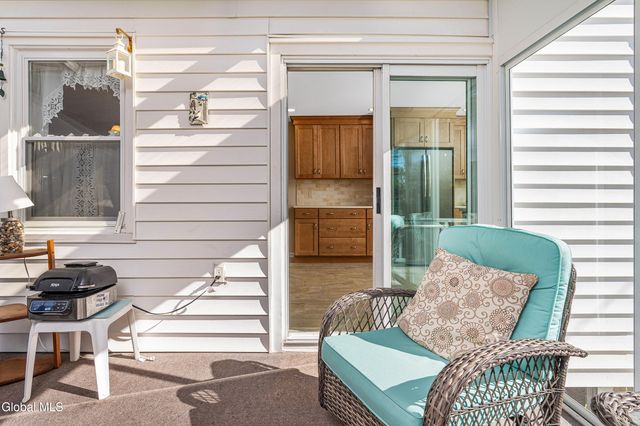 7 Gladwish Avenue, Guilderland, NY 12203