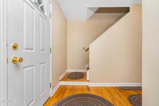 7 Gladwish Avenue, Guilderland, NY 12203