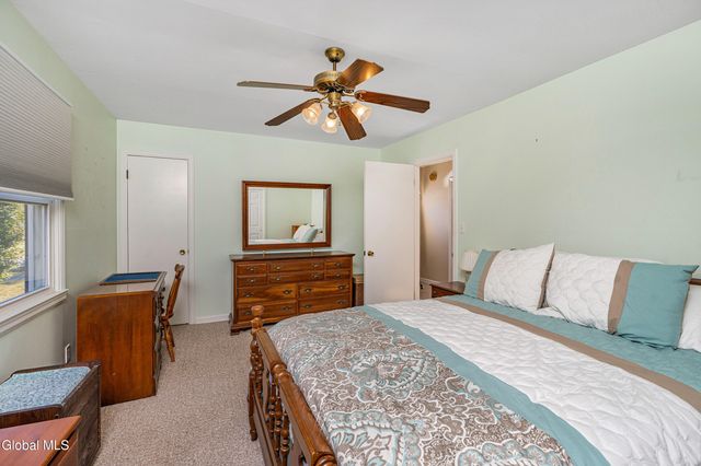 7 Gladwish Avenue, Guilderland, NY 12203