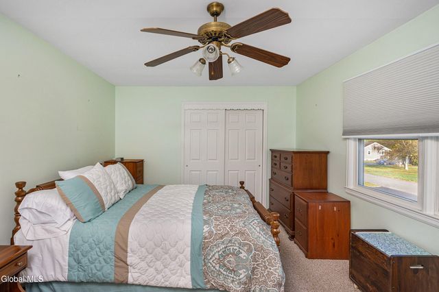 7 Gladwish Avenue, Guilderland, NY 12203