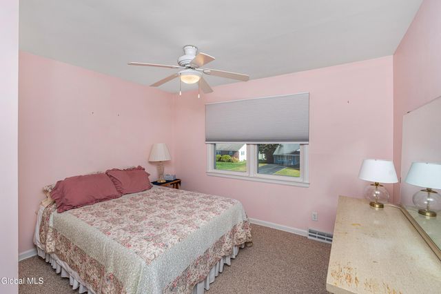 7 Gladwish Avenue, Guilderland, NY 12203