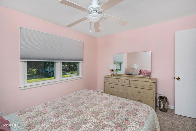 7 Gladwish Avenue, Guilderland, NY 12203