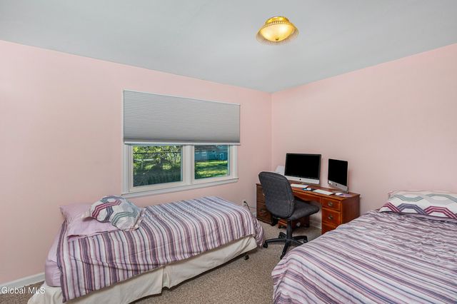 7 Gladwish Avenue, Guilderland, NY 12203