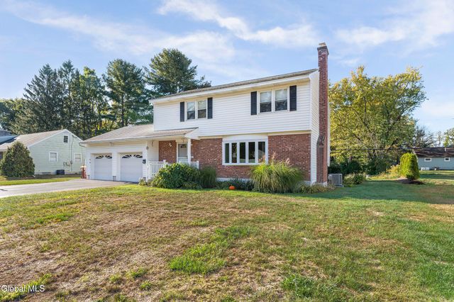 7 Gladwish Avenue, Guilderland, NY 12203