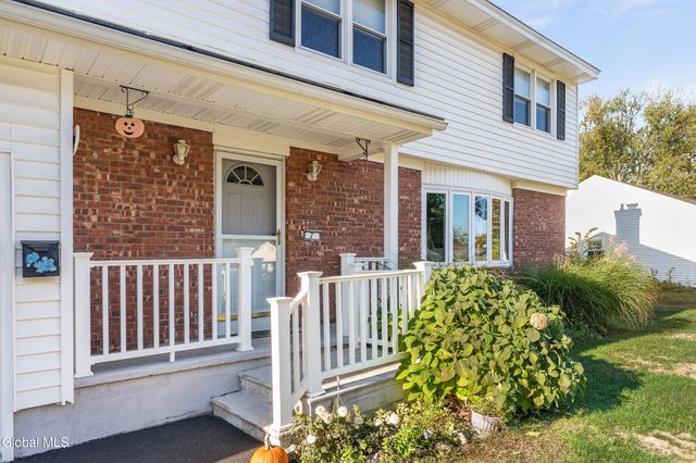 7 Gladwish Avenue, Guilderland, NY 12203