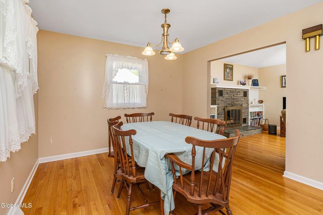 7 Gladwish Avenue, Guilderland, NY 12203