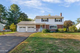7 Gladwish Avenue, Guilderland, NY 12203