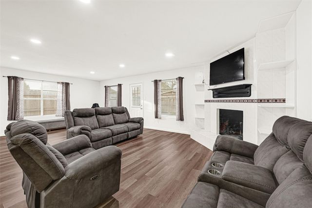 7610 Smiling Wood Lane, Houston, TX 77086