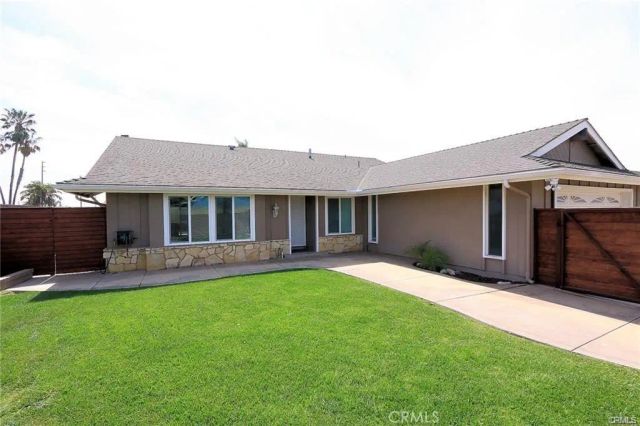 9972 Spinnaker Drive, Huntington Beach, CA 92646