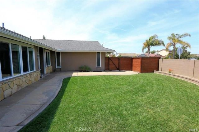 9972 Spinnaker Drive, Huntington Beach, CA 92646