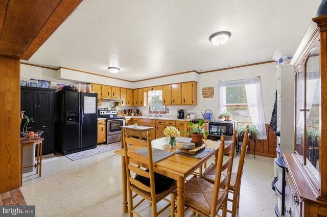 208 CENTRAL DR, Chestertown, MD 21620