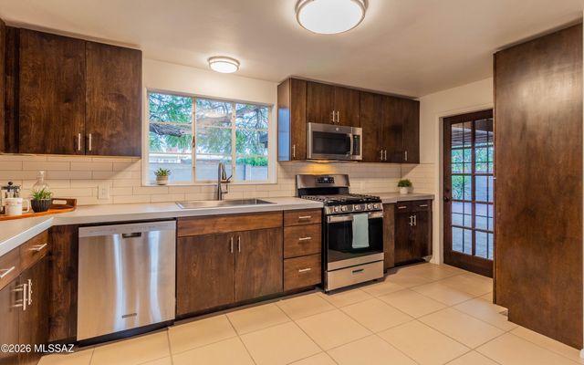 6002 E Eli Street, Tucson, AZ 85711