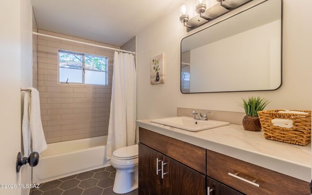 6002 E Eli Street, Tucson, AZ 85711