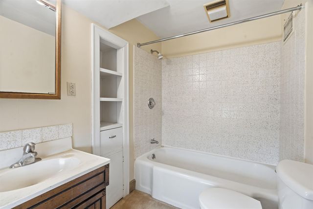 312 N Franklin Street, Manchester, IA 52057