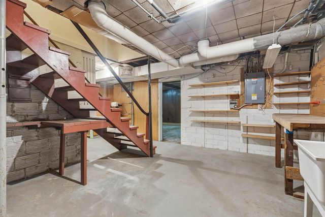 312 N Franklin Street, Manchester, IA 52057