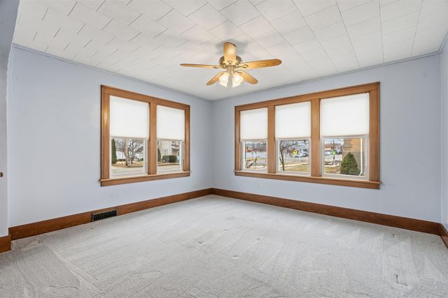 312 N Franklin Street, Manchester, IA 52057