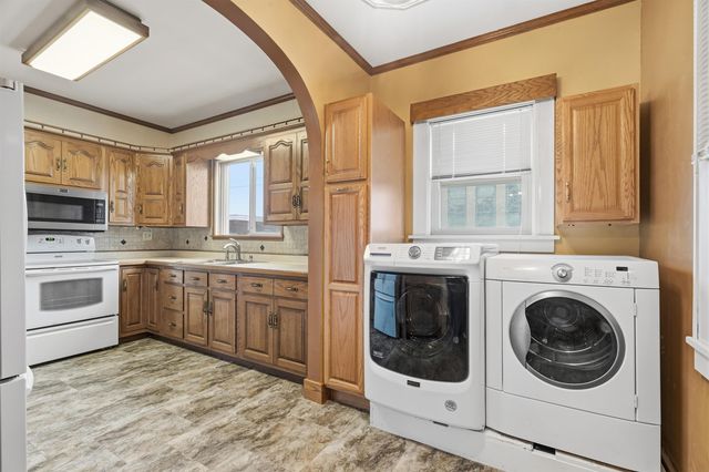 312 N Franklin Street, Manchester, IA 52057