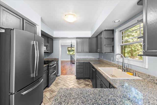 11165 Hwy 116, Forestville, CA 95436