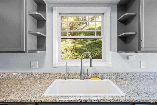 11165 Hwy 116, Forestville, CA 95436