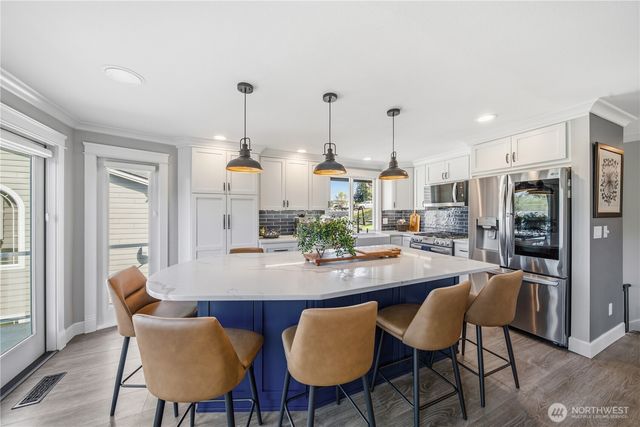 5114 Jenks Point Way E, Lake Tapps, WA 98391