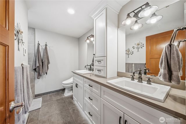 5114 Jenks Point Way E, Lake Tapps, WA 98391