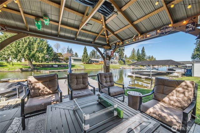 5114 Jenks Point Way E, Lake Tapps, WA 98391