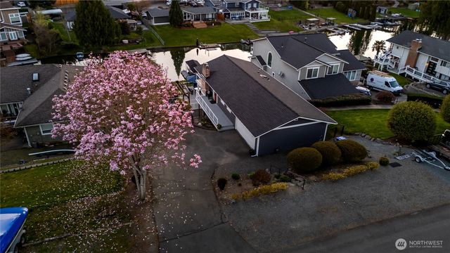 5114 Jenks Point Way E, Lake Tapps, WA 98391