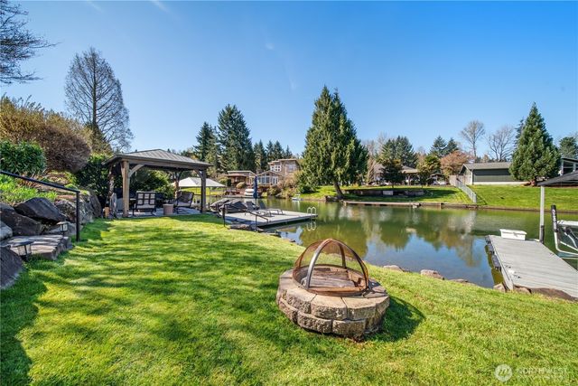 5114 Jenks Point Way E, Lake Tapps, WA 98391
