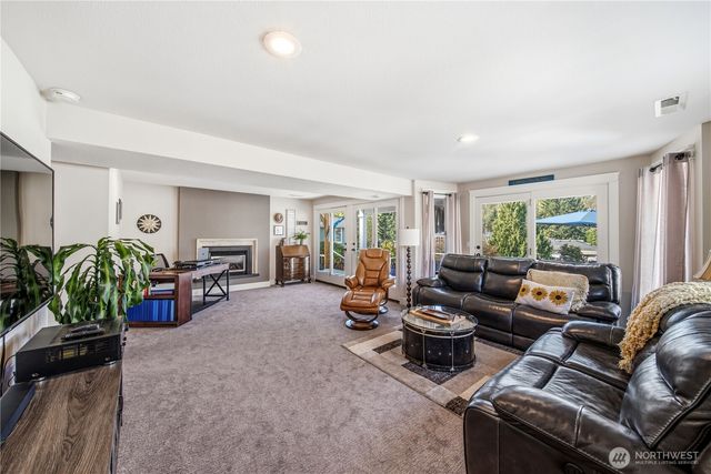 5114 Jenks Point Way E, Lake Tapps, WA 98391