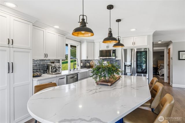 5114 Jenks Point Way E, Lake Tapps, WA 98391