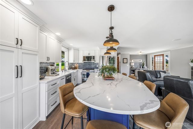 5114 Jenks Point Way E, Lake Tapps, WA 98391