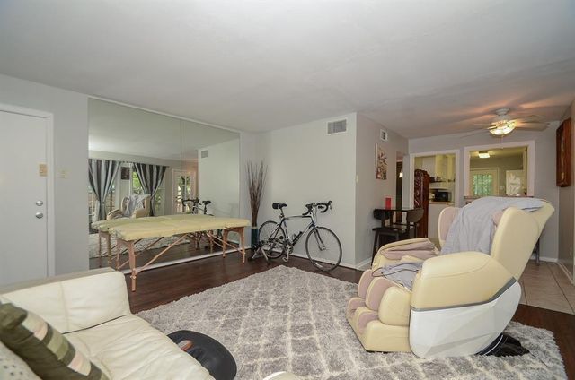 5230 Arboles Drive A-4, Houston, TX 77035