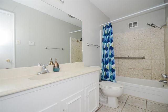 5230 Arboles Drive A-4, Houston, TX 77035