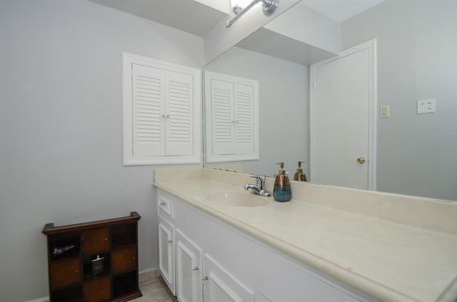 5230 Arboles Drive A-4, Houston, TX 77035