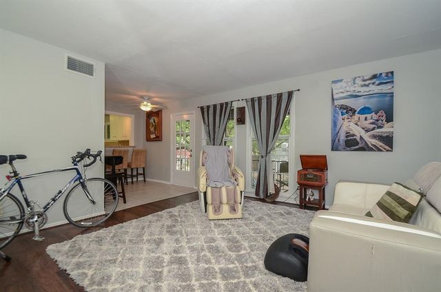 5230 Arboles Drive A-4, Houston, TX 77035