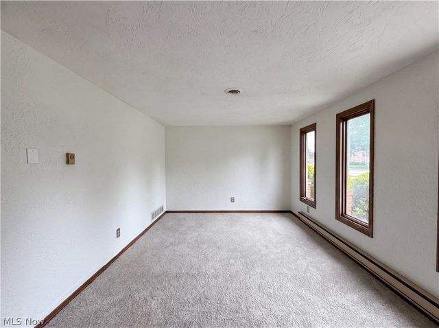 1015 Kingsway Drive, Lorain, OH 44052