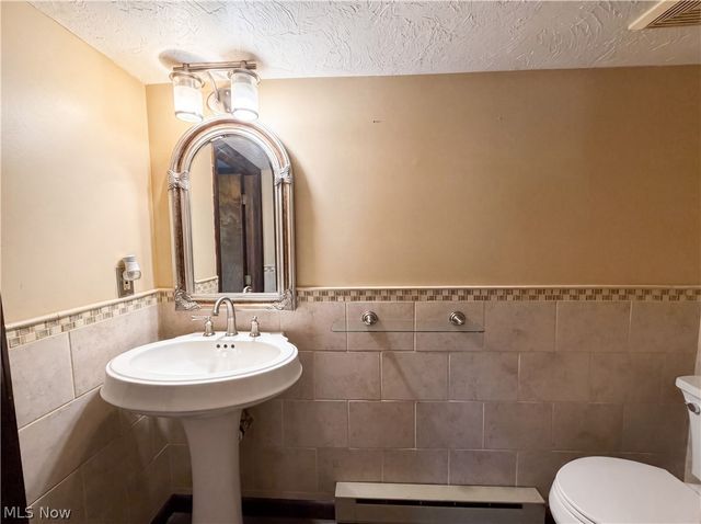 1015 Kingsway Drive, Lorain, OH 44052