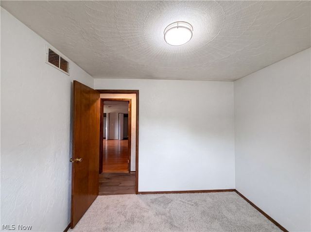 1015 Kingsway Drive, Lorain, OH 44052