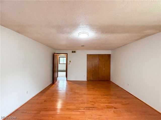 1015 Kingsway Drive, Lorain, OH 44052