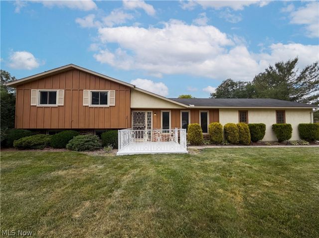 1015 Kingsway Drive, Lorain, OH 44052