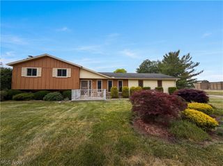 1015 Kingsway Drive, Lorain, OH 44052
