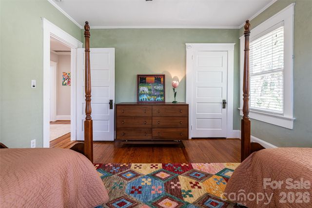 18 Edgemont Road, Asheville, NC 28801