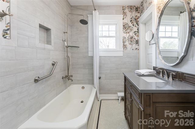 18 Edgemont Road, Asheville, NC 28801
