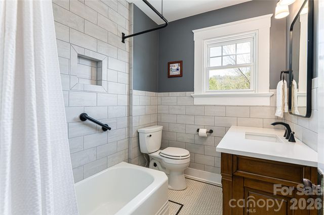 18 Edgemont Road, Asheville, NC 28801